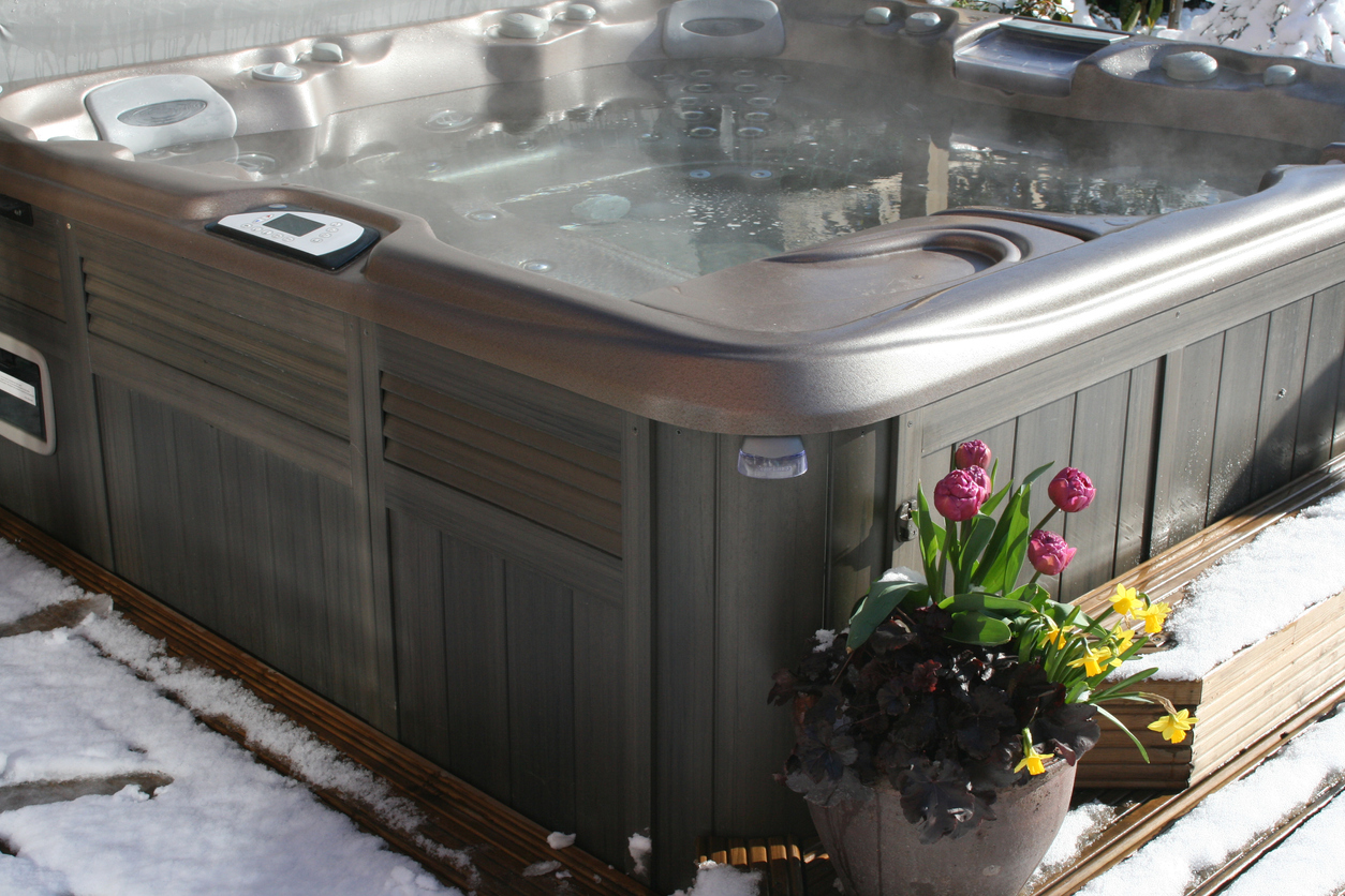 can plug in hot tubs be used winter